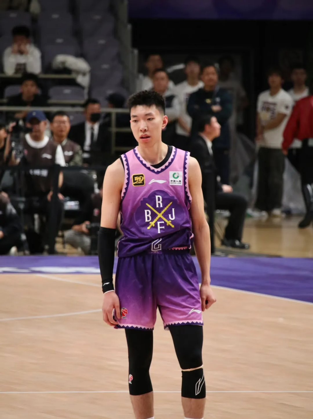 关于CBA季后赛转会期再迎强敌；萨克拉门托国王单刀错失；主帅态度——管理层满意；纪律约束更严格的信息