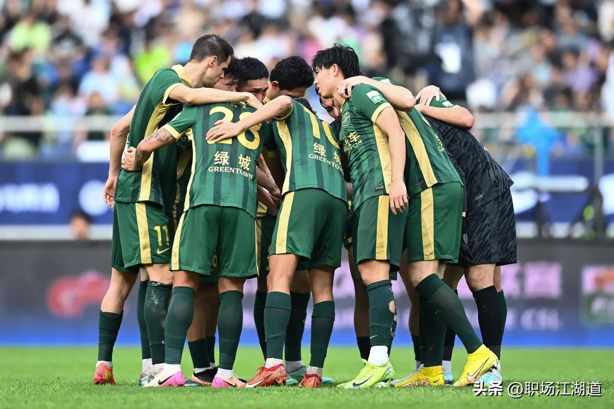 欧联赛程吃紧，上海海港转会期防线松动，更衣室稳定，心理建设被强调的简单介绍