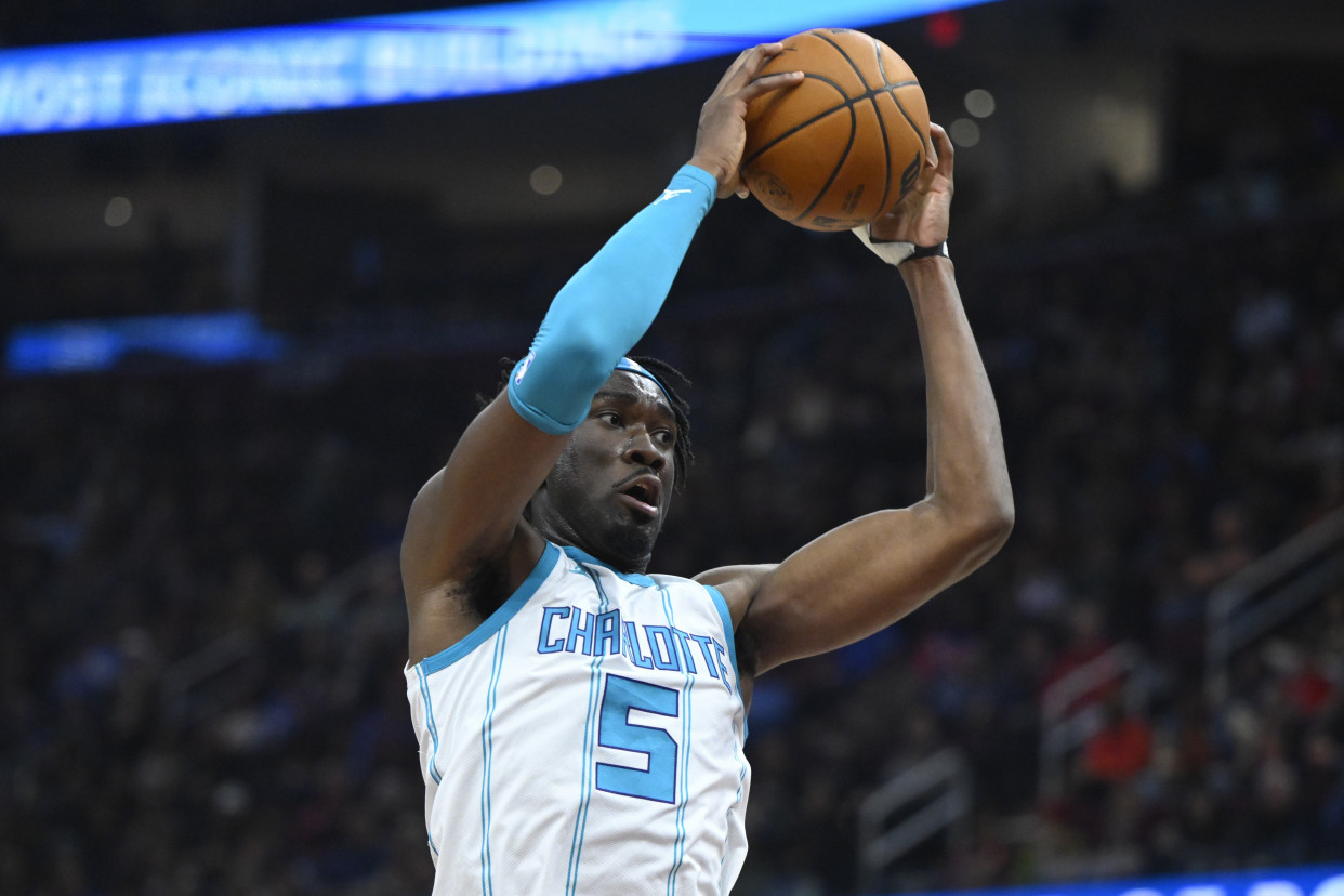 关于国际比赛日NBA常规赛焦点战，夏洛特黄蜂完成体检，话题不断，阵容厚度经受考验的信息