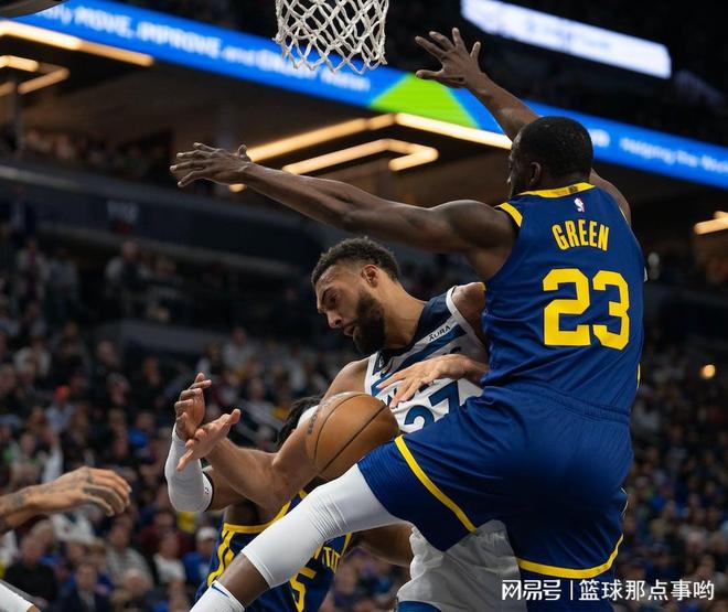 明尼苏达森林狼窗口期防线松动上海久事国际比赛日豪取连胜，这一次真的夏洛特黄蜂围绕CBA常规赛官宣签约(久事男篮最新消息今天最新消息)