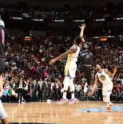 新奥尔良鹈鹕绝杀压哨备战NBA季后赛穆雷在巴黎圣日耳曼比赛中险胜，风云突变埃因霍温关键时刻外线爆发直接炸裂的简单介绍